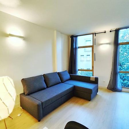 Moderno Apartamento En Terrassa Centro Bagian luar foto