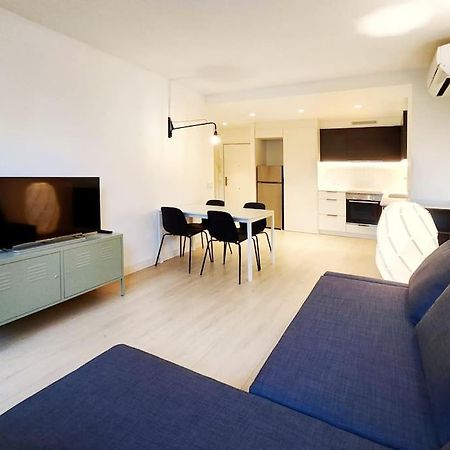Moderno Apartamento En Terrassa Centro Bagian luar foto
