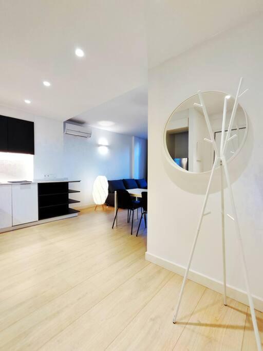 Moderno Apartamento En Terrassa Centro Bagian luar foto